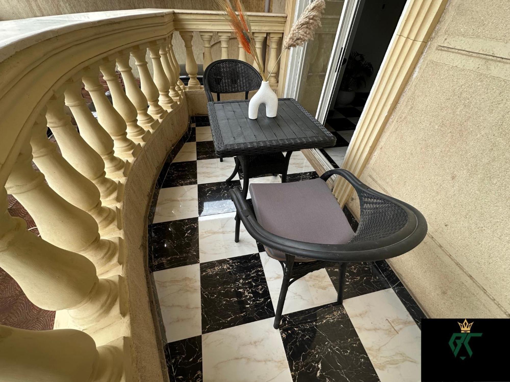 Chessboard Oasis By Bc Apartment